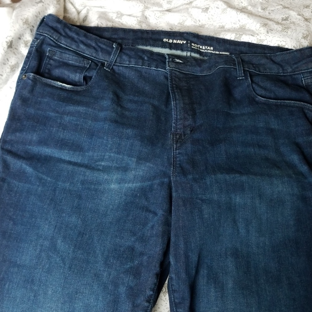 Old Navy Rockstar jeans in size 18.